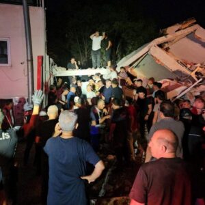 balikesir sindirgida 61 buyuklugunde deprem 1 kisi hayatini kaybetti 29 kisi yaralandi OQ6FVi58