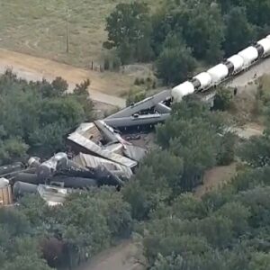 teksasta kimyasal treni devrildi QI2YQje8