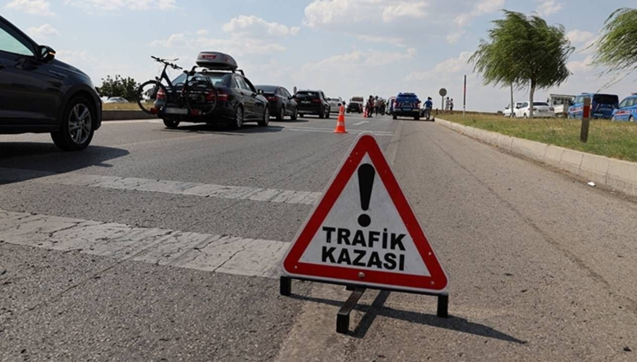 freni bosalan tir park halindeki kamyonete carpti K428TAzG