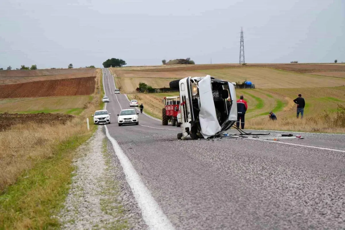 edirnede trafik kazasi 3 yarali TcGZJN7M.jpg
