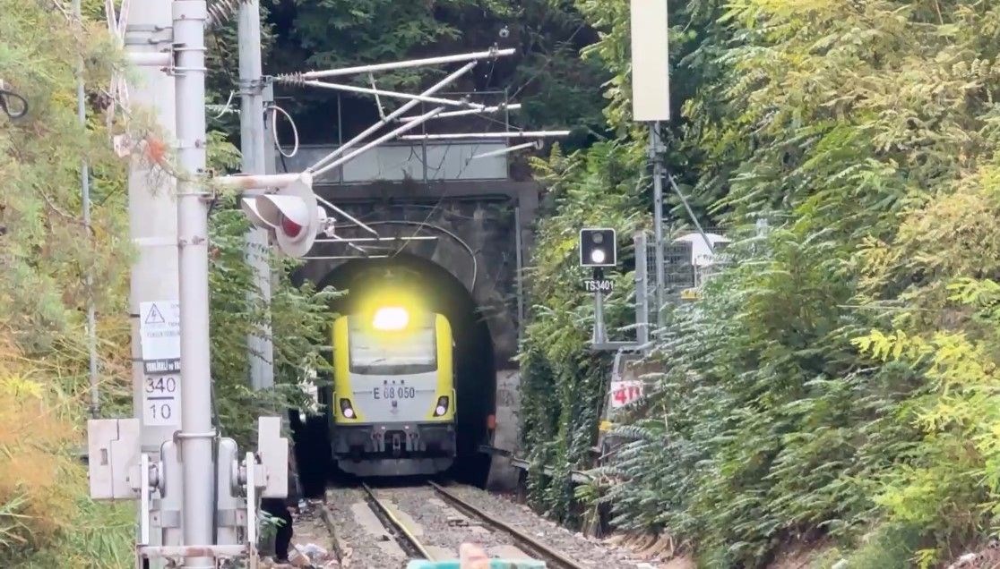 evlerin altindan gecen 114 yillik tren tuneli mahalleyle butunlesti MD2G3rru