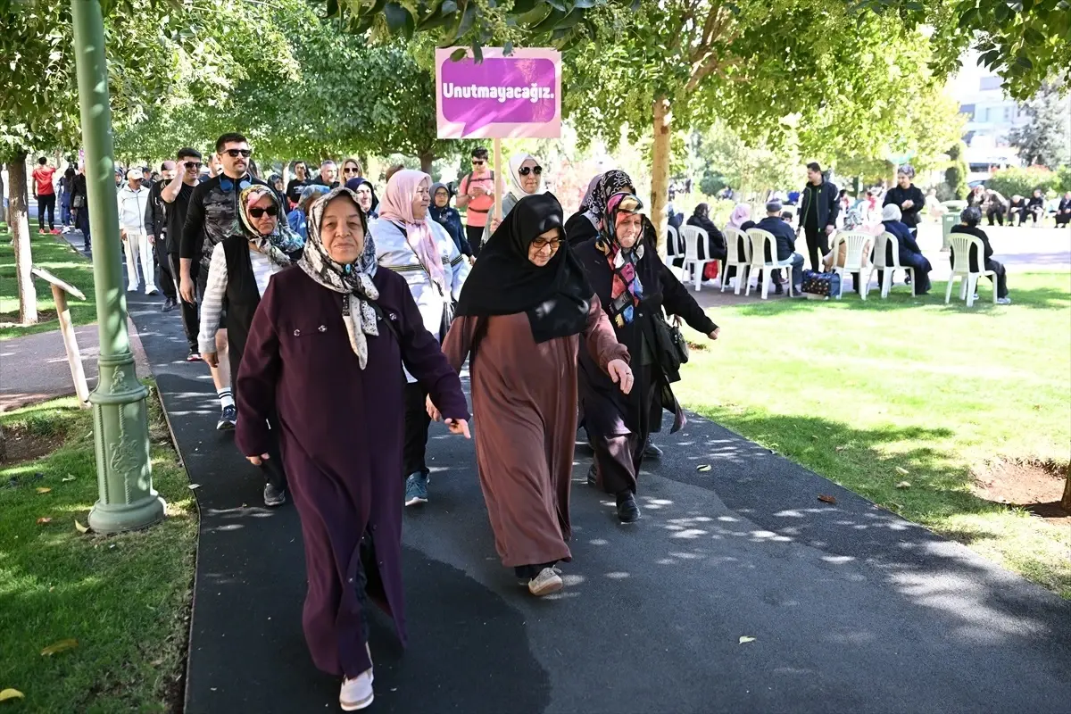 gaziantepte farkindalik yuruyusu DX8diyPr.jpg