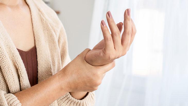 sessiz tehdit artrit sadece yaslilari vurmuyor eklem agrilarini hafife almayin Kbzwavmd.jpg