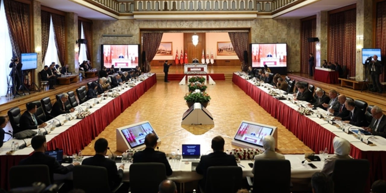 son dakika komisyonda imrali hazirliklari tam gaz kurtulmus partilerle gorusecek sW4AKyXG.jpg