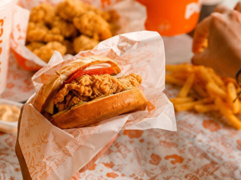 Popeyesta iflasin son perdesi son 23 restoran da el degistirdi Va1M5Gs7